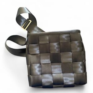 🦋Harvey’s Original Crossbody Messenger Seatbelt Bag In Espresso